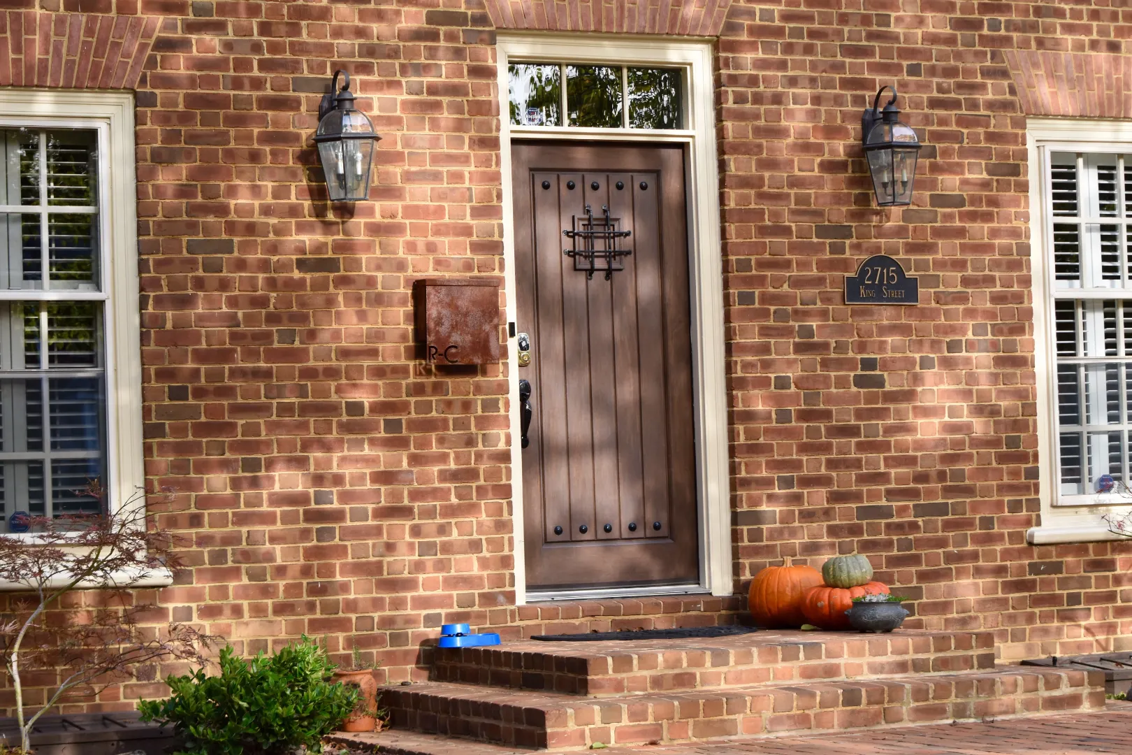 Brick veneer covering the exterior of a residential house